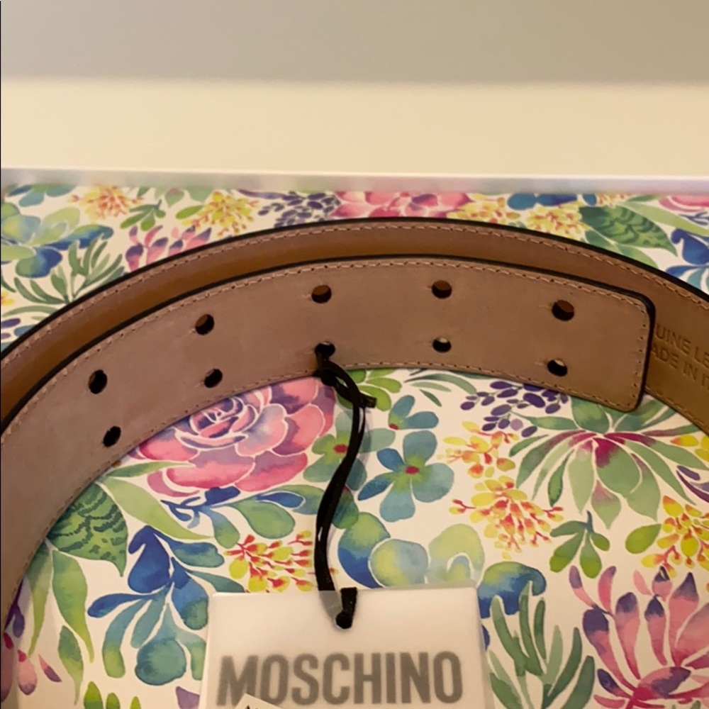 🔥🔥🔥Authentic Moschino Thick Leather Logo Belt - Picture 4 of 6